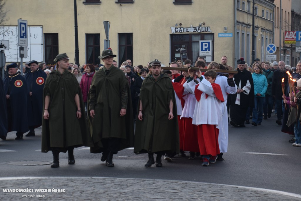 Droga Krzyżowa ulicami Wrześni