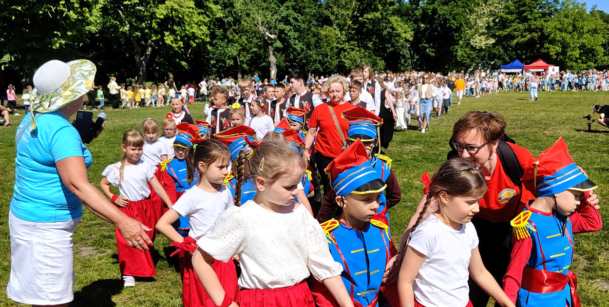 Polonez połączył pokolenia