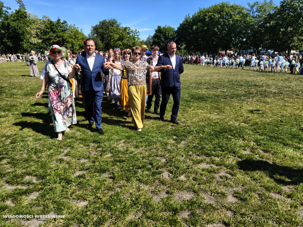 Polonez połączył pokolenia