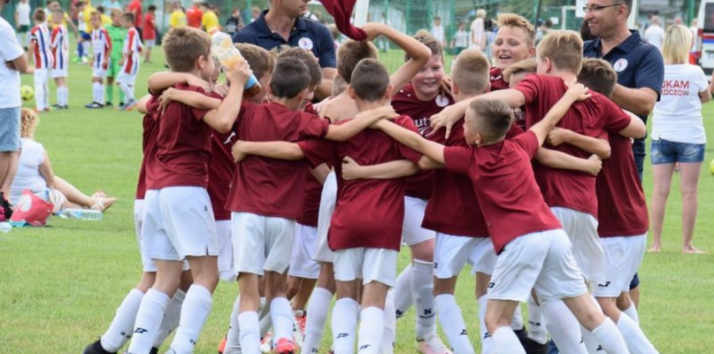 Świetny występ zawodników ze Szkółki Piłkarskiej Waldemara Przysiudy (galeria)