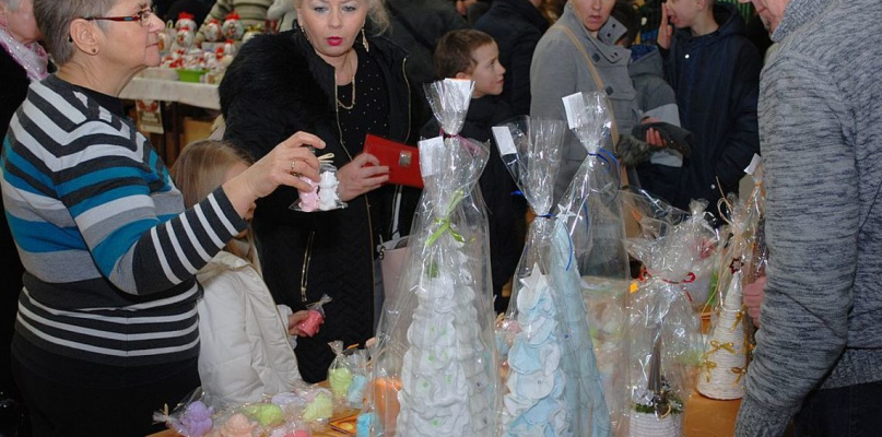 Świąteczny klimat na Jarmarku Bożonarodzeniowym
