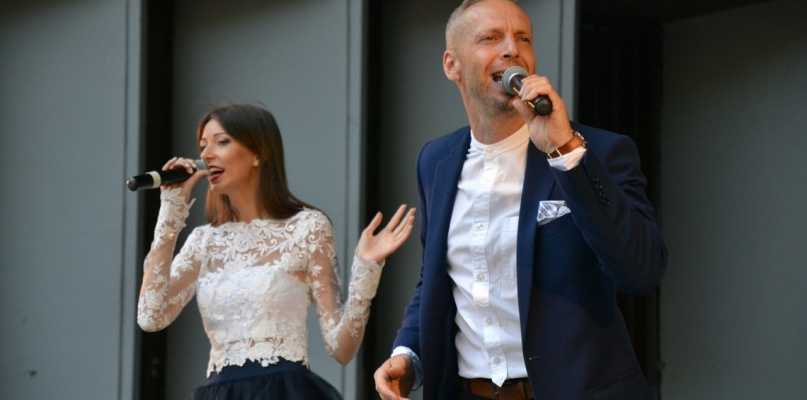 Leszek Filec z żoną rozruszali amfiteatr i rozpoczęli Tydzień Seniora