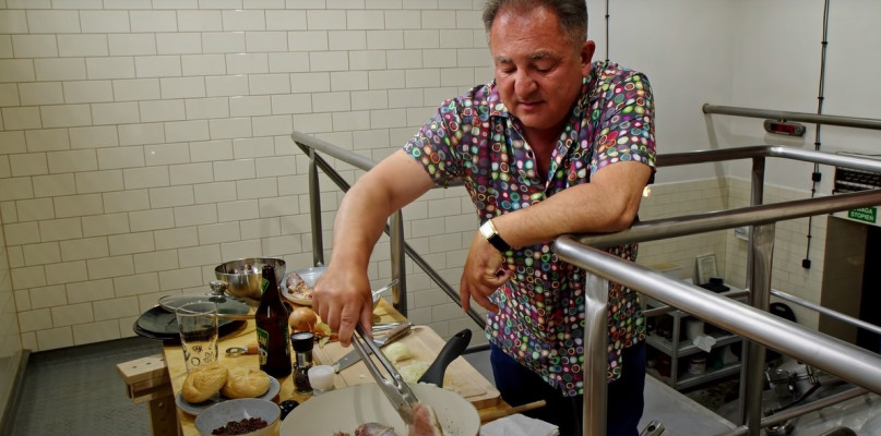 Perliczka po pilzneńsku w wersji miłosławskiej. Przepis Makłowicza