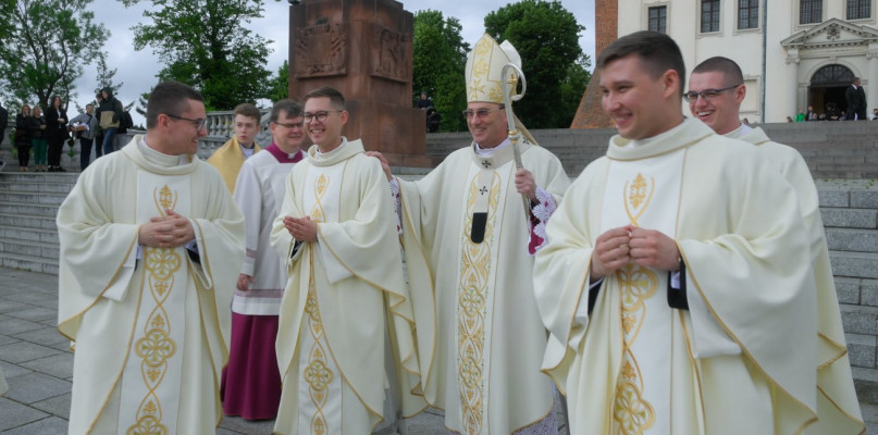 „Idźcie w świat”. Dwóch nowych księży z powiatu wrzesińskiego