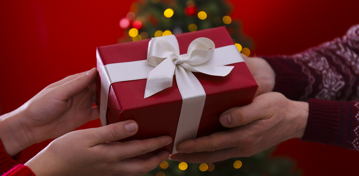 Takiej wiadomości się nie spodziewasz! Ten niezwykły prezent wywołuje łzy! 