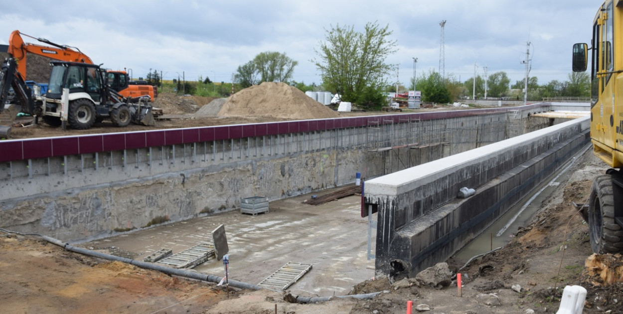 Stanęła budowa tuneli przy ul. Działkowców. Co teraz?