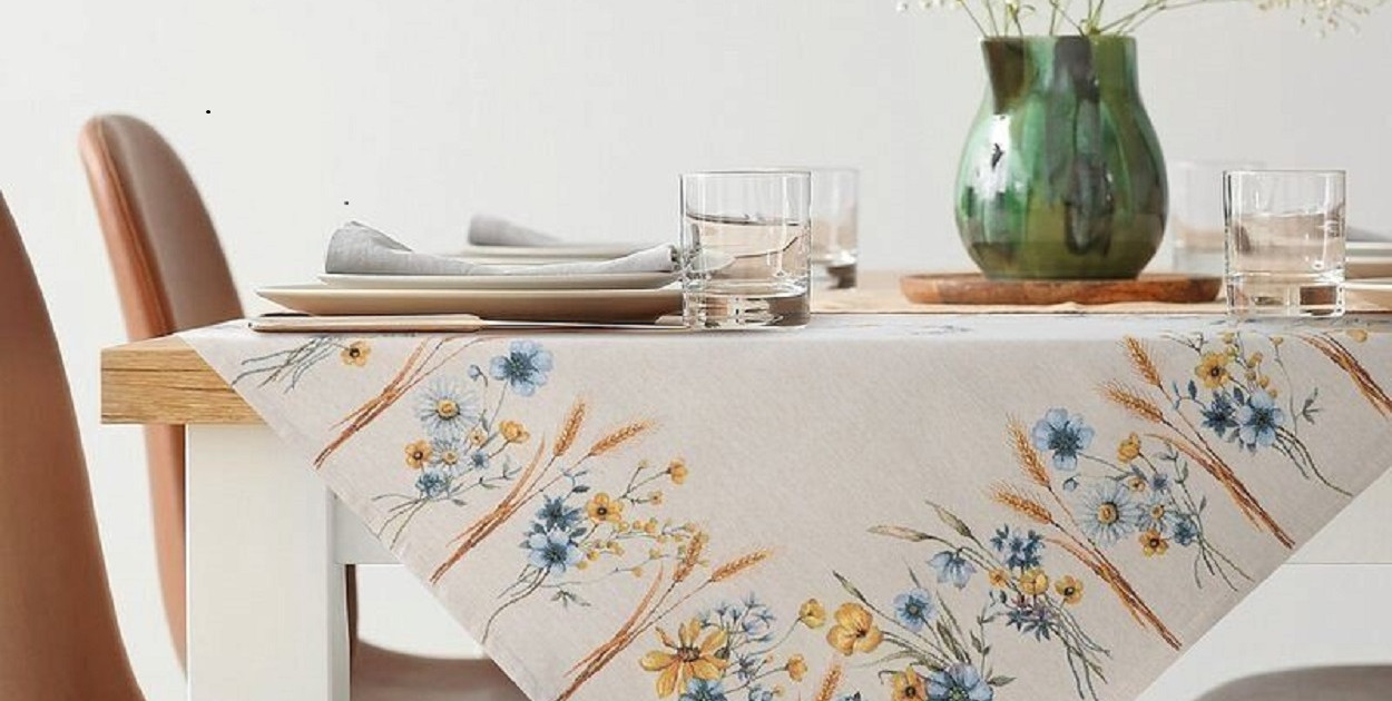 Jak dobrać odpowiedni obrus na stół?