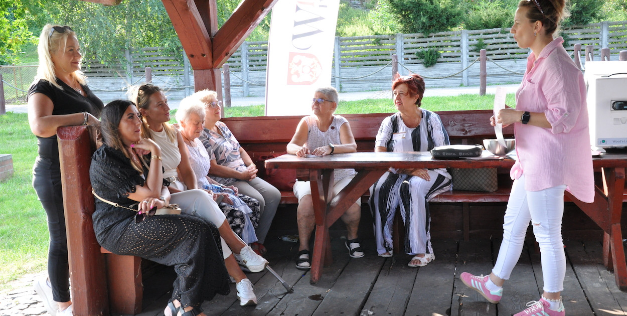 Jednym z elementów spotkania była pogadanka z kosmetolożką  