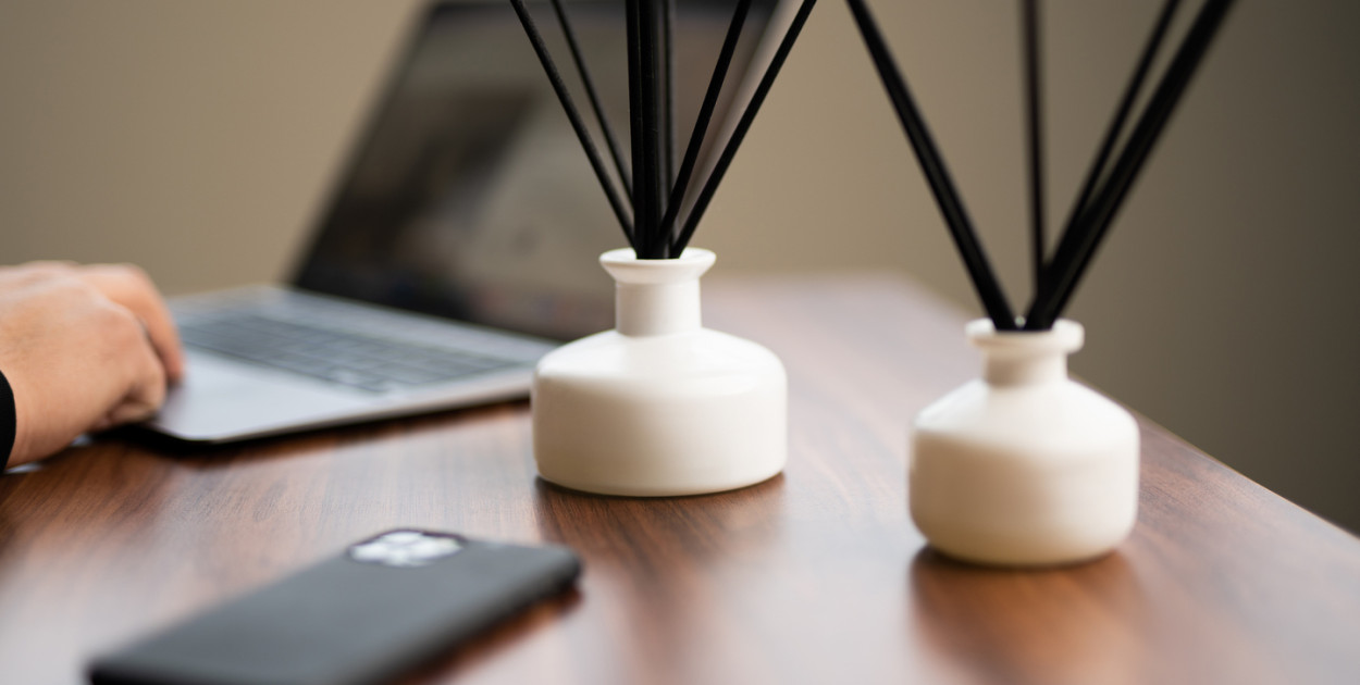 Idealne męskie zapachy do biura - jakie wybrać