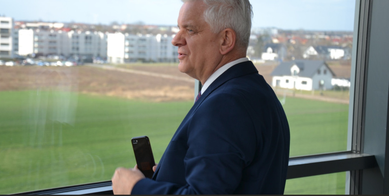 Kałużny złamał sankcje. Grozi mu areszt