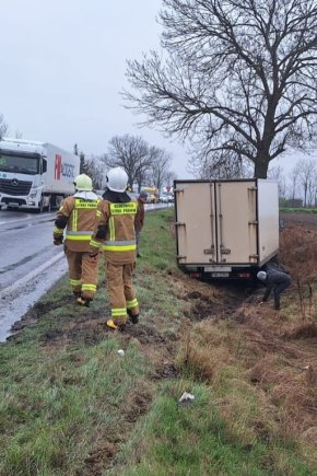 Wypadek w Gonicach. Zderzenie dwóch pojazdów-5265