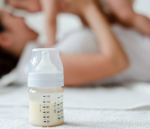 Groźna bakteria w mleku dla niemowląt. Nie podawaj dzieciom!-29354