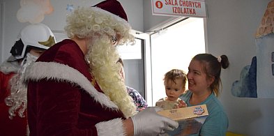 Strażaccy mikołaje odwiedzili wrzesiński szpital [FOTO]-34450