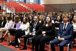 "Z małego miasta wielkie sny". Kolejny rocznik wrześnian wychodzi w świat-36561