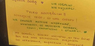 Sąsiedzka kartka z windy, która robi dzień lepszym-37260