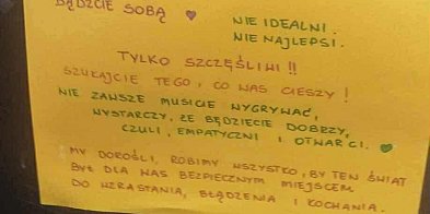 Sąsiedzka kartka z windy, która robi dzień lepszym-37260
