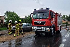 Kierowca porzucił rozbity samochód i uciekł-37359