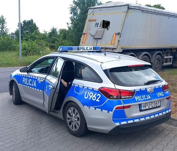 Miał ponad dwa promile i prowadził 40-tonowego tira! [FOTO]-37731