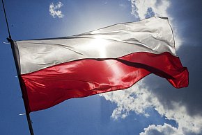 Flaga i hymn na nowo? Rząd chce korekty przepisów dot. symboli narodowych-37992