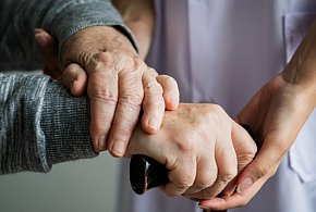Ponad 2 tys. zł miesięcznie. Seniorzy i ich rodziny czekali na to latami-38423