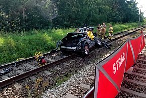 REGION: Cztery osoby zginęły na przejeździe kolejowym. Uważajmy!-38485