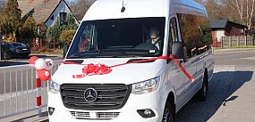 Dzieci pojadą do szkoły mercedesem