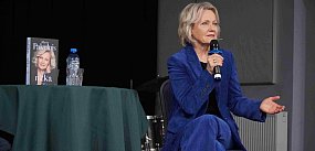 Po nitce do szczęścia. Maria Pakulnis w Pyzdrach