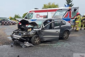 Zderzenie osobówki z pojazdem ciężarowym-5893