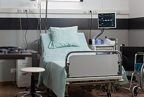 Lek wycofany z powodu zanieczyszczeń. W środku znaleziono fragmenty szkła-39854