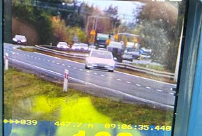 29-latek w Tesli rozpędził się do 168 km/h w Opatówku-39845