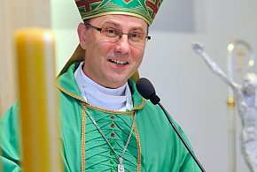 ,,Pieśni chwalące Boga powinny być wykonywane w świątyni"-39887