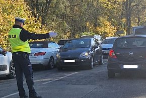 Samochodem pod sam grób. Drogowa paranoja już trwa-39989