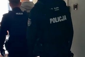 Wpadli do mieszkania i pobili oraz okradli 27-latka z Wrześni [WIDEO]-40202