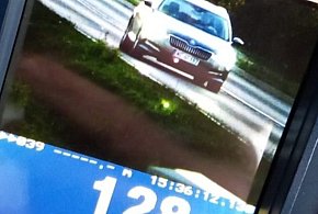 Jeden otrzymał 5000 zł mandatu, drugi 1500 zł-40440