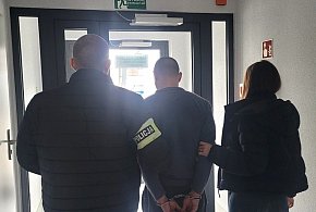 REGION: Brutalny atak w hotelu pracowniczym z użyciem butelki i noża-40479