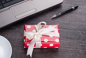 Świąteczna paczka może stać się problemem. Skarbówka patrzy z ukrycia-40588