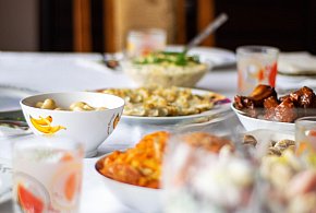 Polacy znów sięgną głębiej do kieszeni. Tyle wydają na świąteczne jedzenie-40990