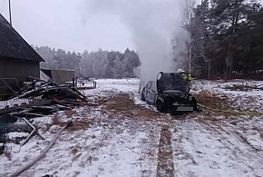 Pożar w Wrąbczynku. Spłonęło auto marki Mini Cooper-41407