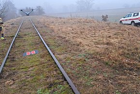 Pozostawiono rzeczy przy stawie. Wszczęto alarm [FOTO]