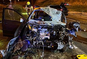 REGION: Auto wypadło z drogi. Jedna osoba nie żyje