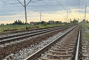 Policjanci i maszynista pociągu obezwładnili desperata