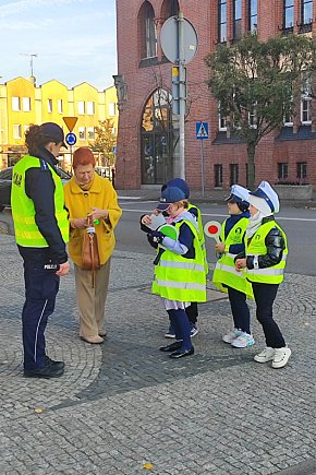Odblaskowa szkoła na ulicach Wrześni-5921