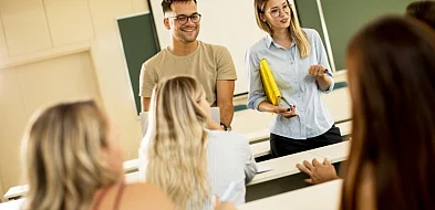 Bezpieczeństwo czy podróże? Dwa kierunki rozwoju – który wybierzesz?-39947