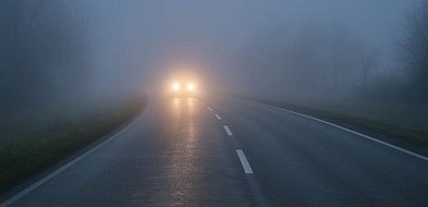 Gęsta mgła w naszym powiecie. IMGW ostrzega kierowców-40938
