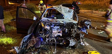 REGION: Auto wypadło z drogi. Jedna osoba nie żyje