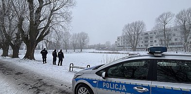 Zabawa na zamarzniętych akwenach może skończyć się tragedią