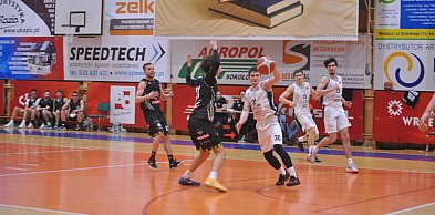 Słaby występ seniorów MKS Września