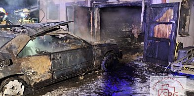 Pożar garażu przy ul. Elbląskiej we Wrześni [FOTO]