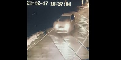 Wjechał na zamknięty przejazd, bo pędził po mleko dla babci
