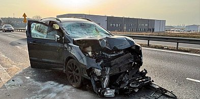 Kolizja na DK 92 w Starczanowie. Ciągnik kontra osobówka